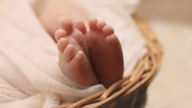 Karnataka Shocker: Baby Dies After Swallowing Beedi Thrown by Father in Mangaluru, Mother Files Complaint Against Husband for Negligence